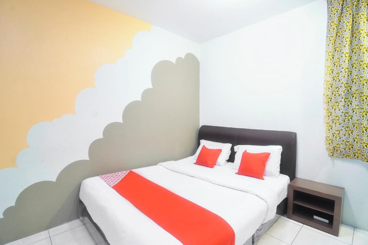 Oyo 44034 Furama Lodging House Kuching Luaran gambar