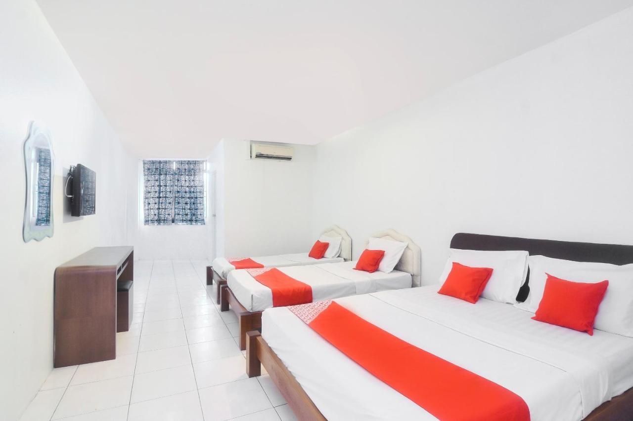 Oyo 44034 Furama Lodging House Kuching Luaran gambar