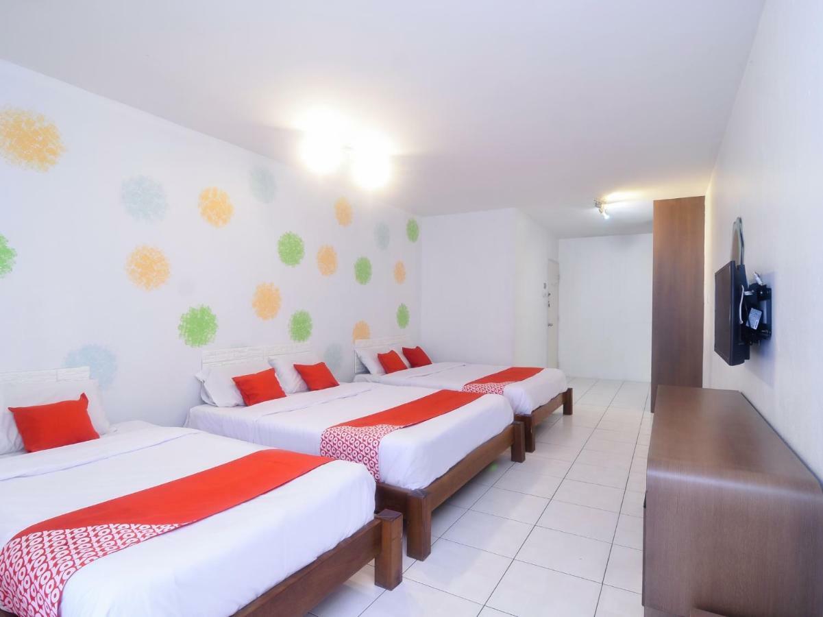 Oyo 44034 Furama Lodging House Kuching Luaran gambar